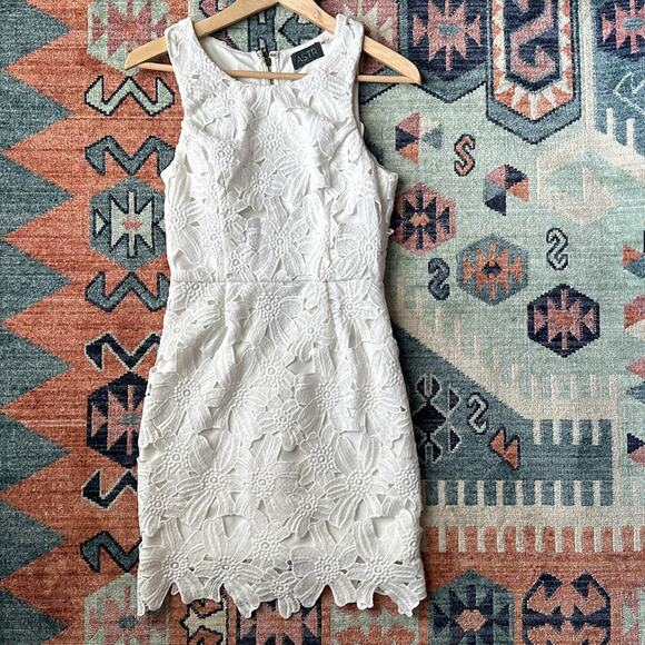 ASTR Dress Mini Cocktail White Floral Lace Sheath Fitted Bridal Summer X Small - Picture 6 of 9